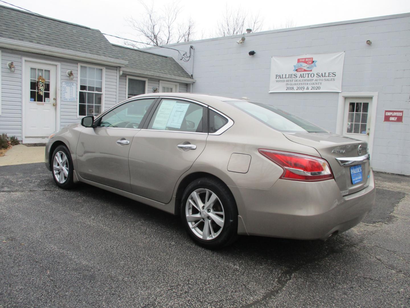 2013 GOLD Nissan Altima 2.5 S (1N4AL3AP8DN) with an 2.5L L4 DOHC 16V engine, AUTOMATIC transmission, located at 540a Delsea Drive, Sewell, NJ, 08080, (856) 589-6888, 39.752560, -75.111206 - Photo#3